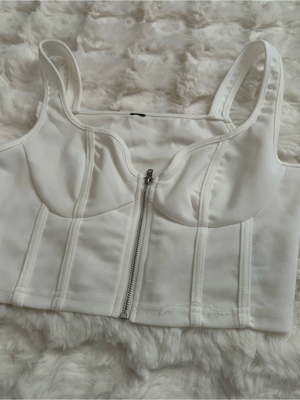 Women’s White Zip Stylish Detail Everyday Essential Crop Top - Picture 4 of 4